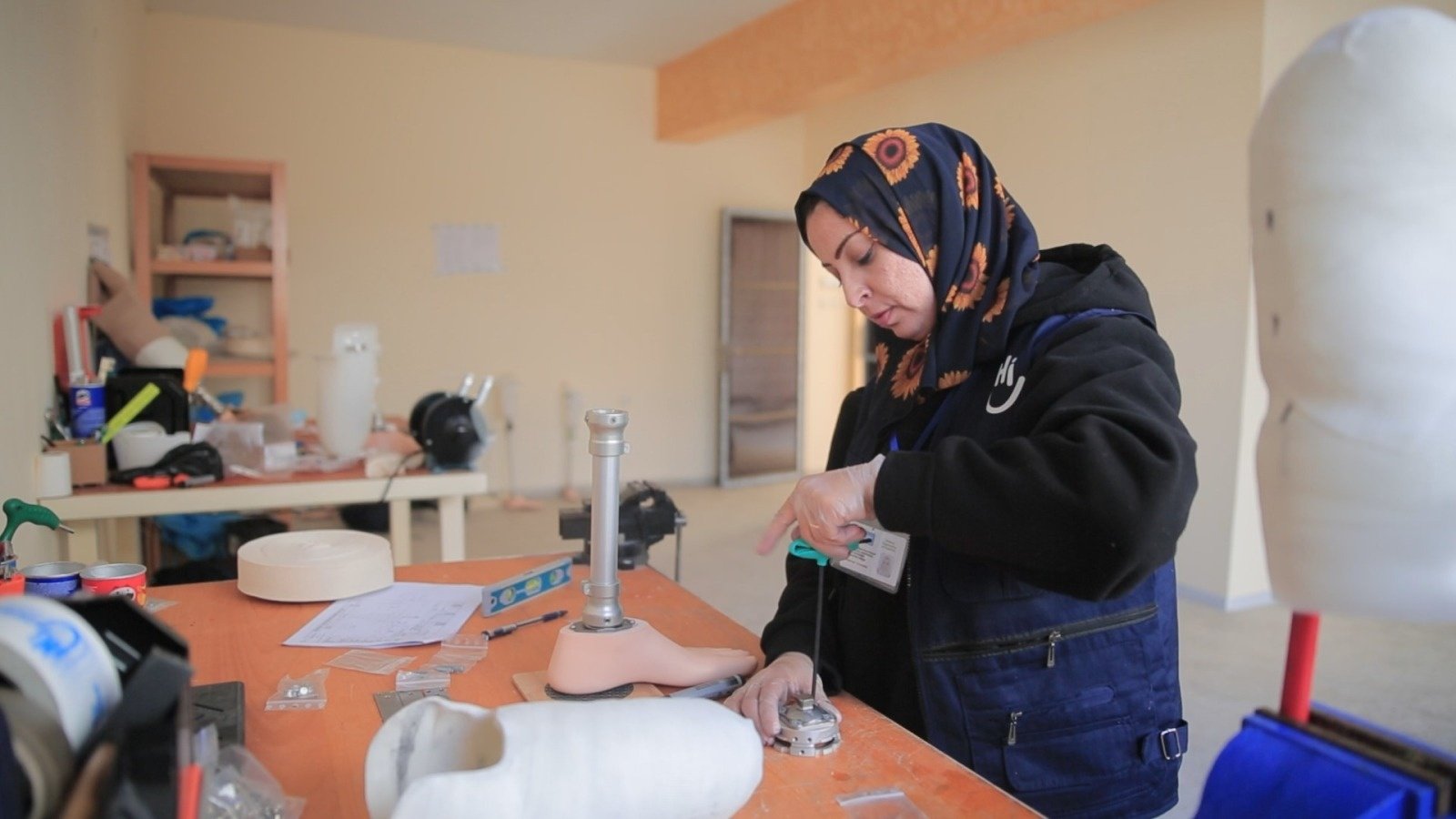 In Gaza gibt es nur neun Prothesen- und Orthesen-Techniker:innen für die Versorgung tausender Menschen mit Amputationen