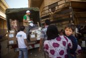 Distribution de nourriture et de produits de première nécessité