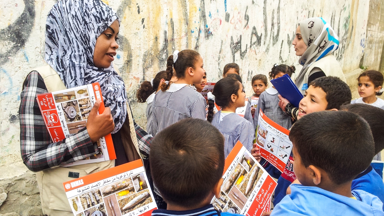 Unser Team sensibilisiert die Bevölkerung in den Straßen von Gaza