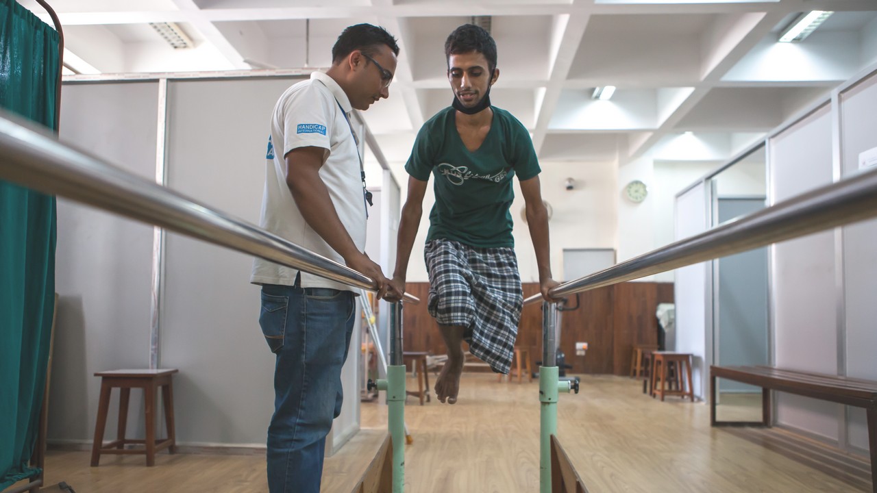 Au Népal, Sunil Pokhrel, physiothérapeute