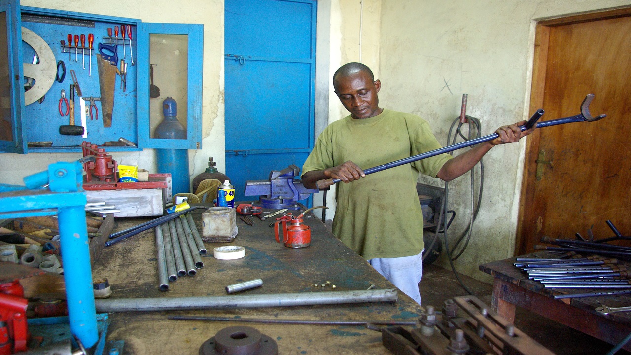 Mobilitätshilfe-Workshop in Monrovia, Liberia