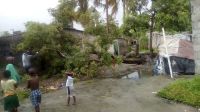 Une famille à Beira, au Mozambique, commence à réparer les dégâts du cyclone Idai 