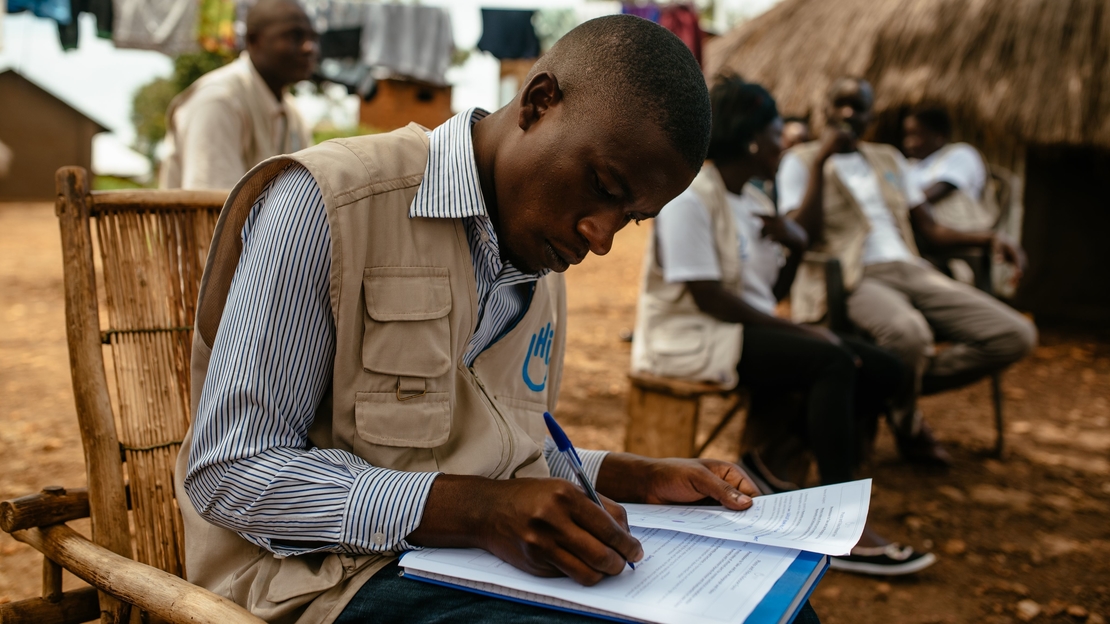 Un travailleur humanitaire de l'équipe HI en Ouganda (photo d'arcive)