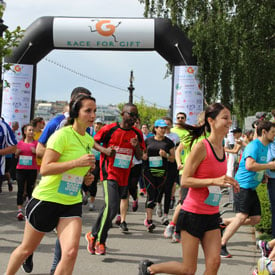 Groupe de coureurs et couseuses à l'occasion de 