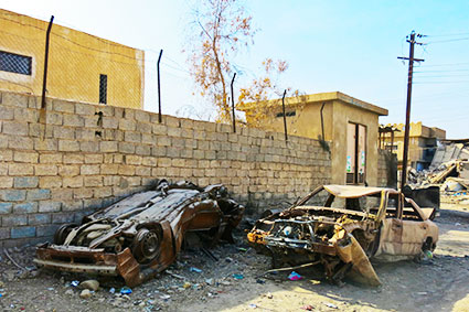 Mosul voiture destruction stop bombing civilians