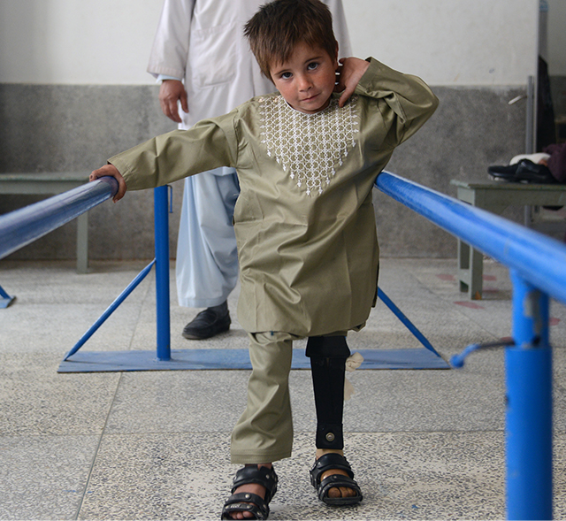 Sayed, 5 ans, blessé par l’explosion d’une mine artisanale Sayed, 5 ans, blessé par l’explosion d’une mine artisanale